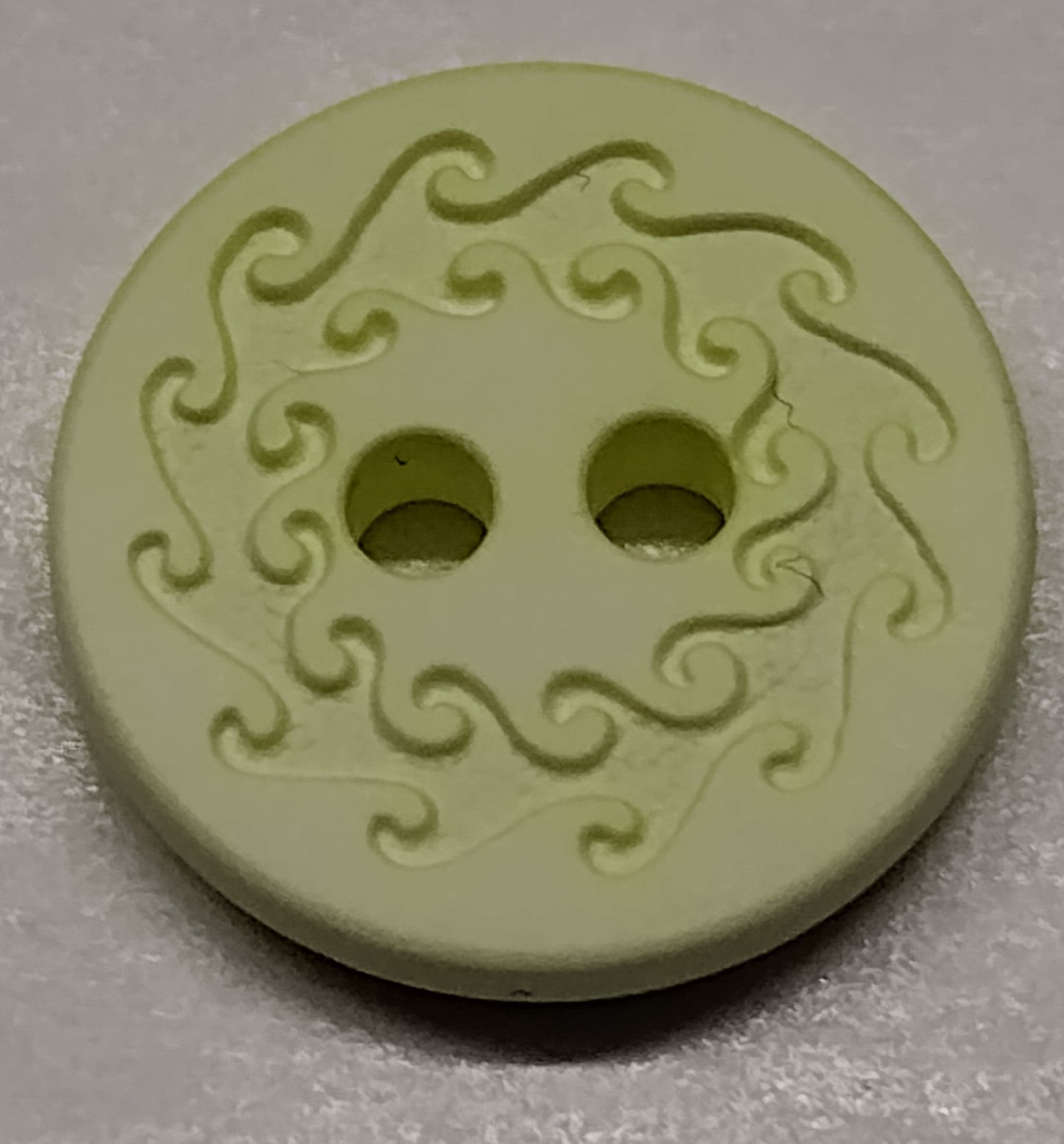 Muovinappi 15 mm