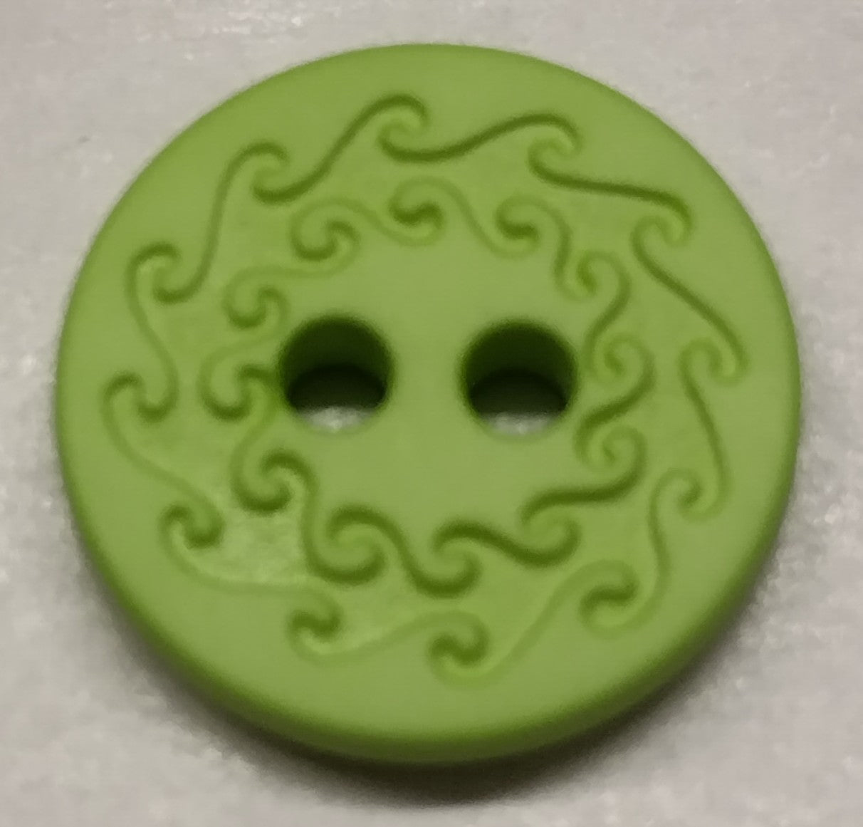 Muovinappi 15 mm