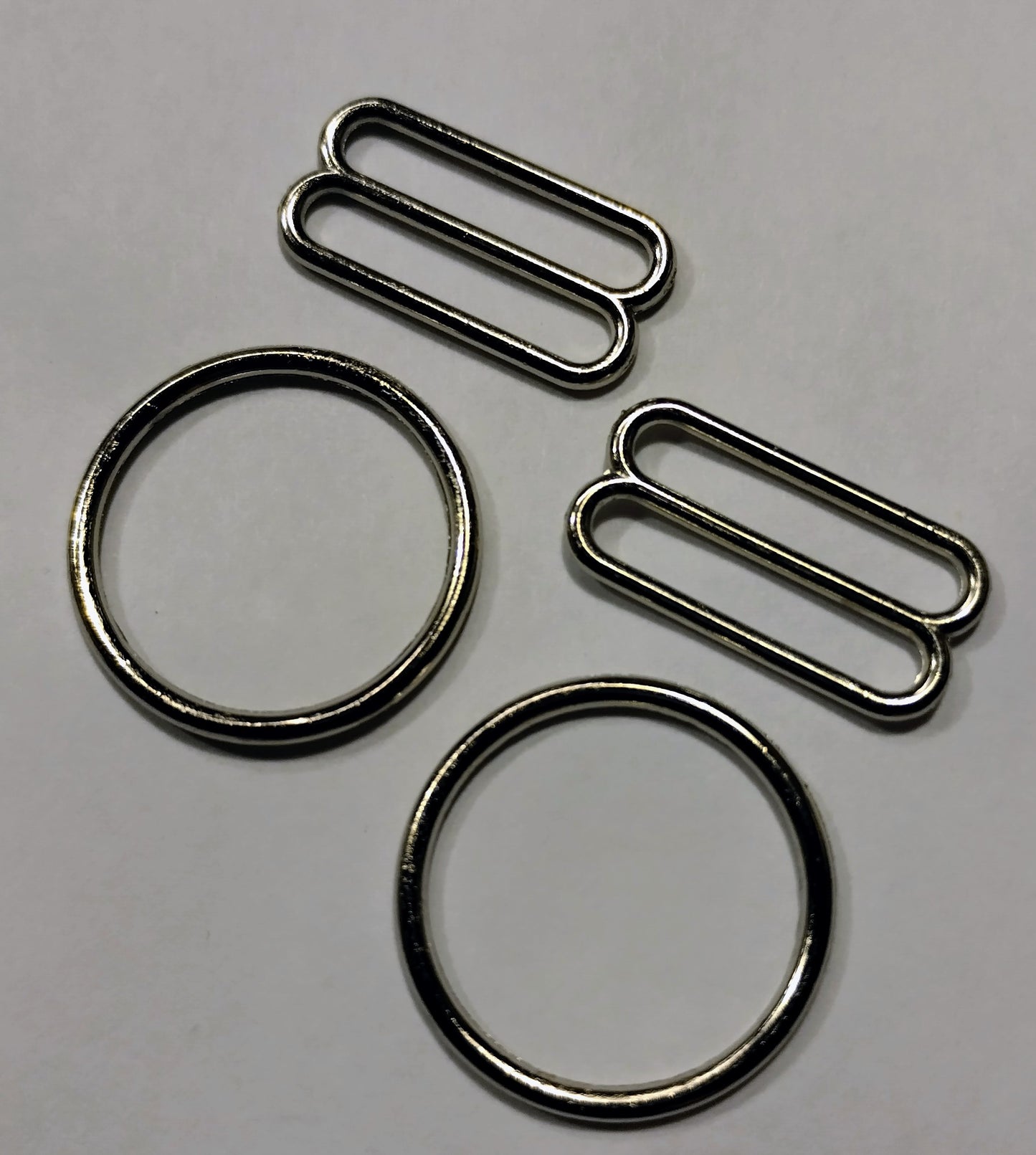 Rintaliivien olkainsäätimet ja renkaat 18 mm