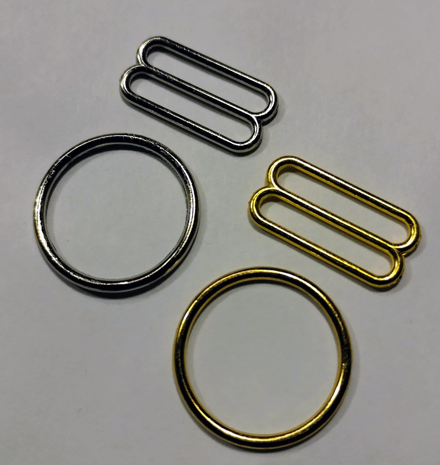 Rintaliivien olkainsäätimet ja renkaat 18 mm