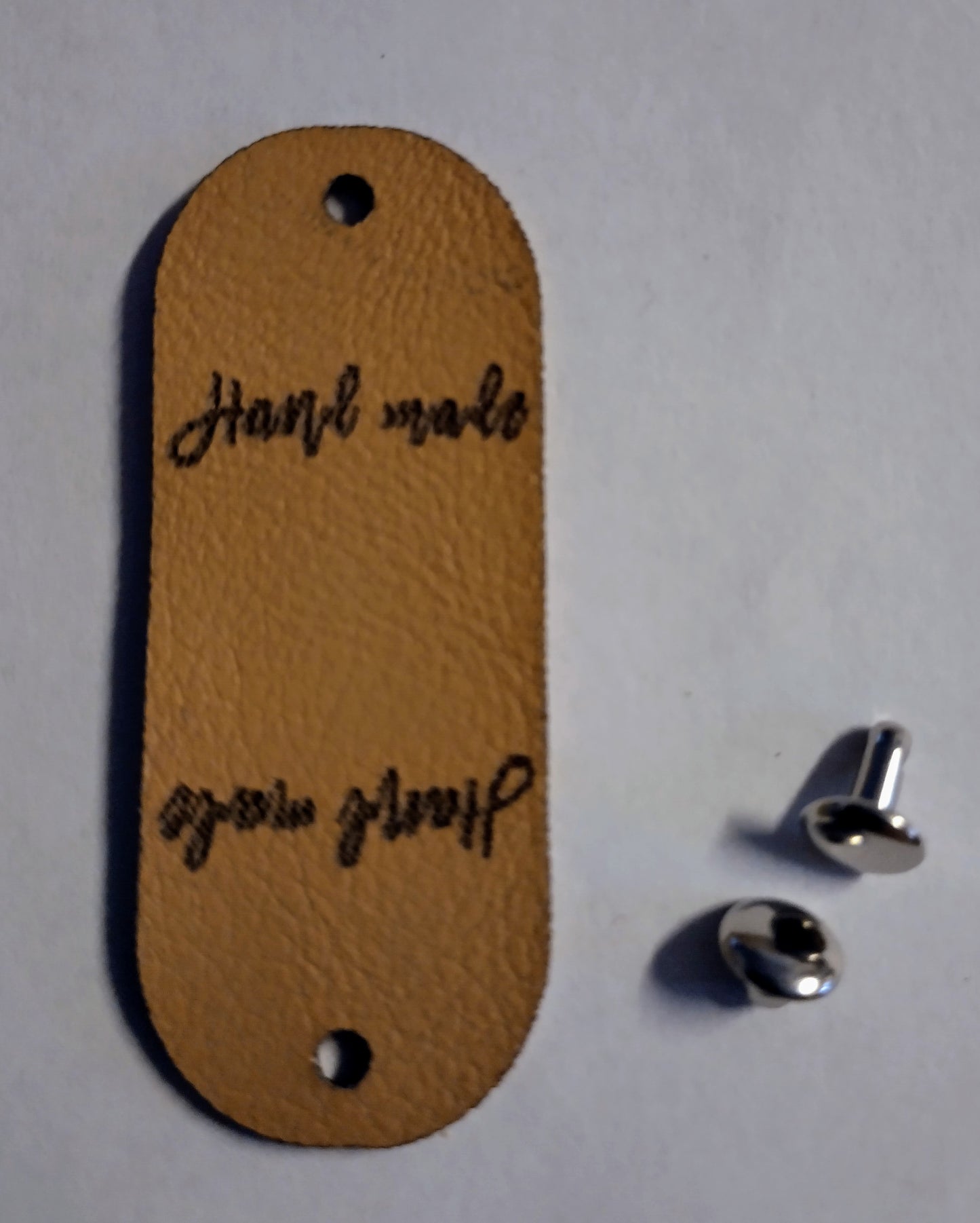 Hand made -merkki niitillä