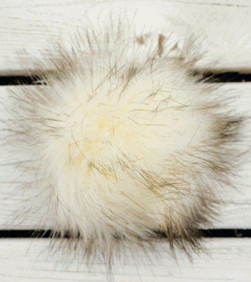 Tupsu tekoturkista 12 cm